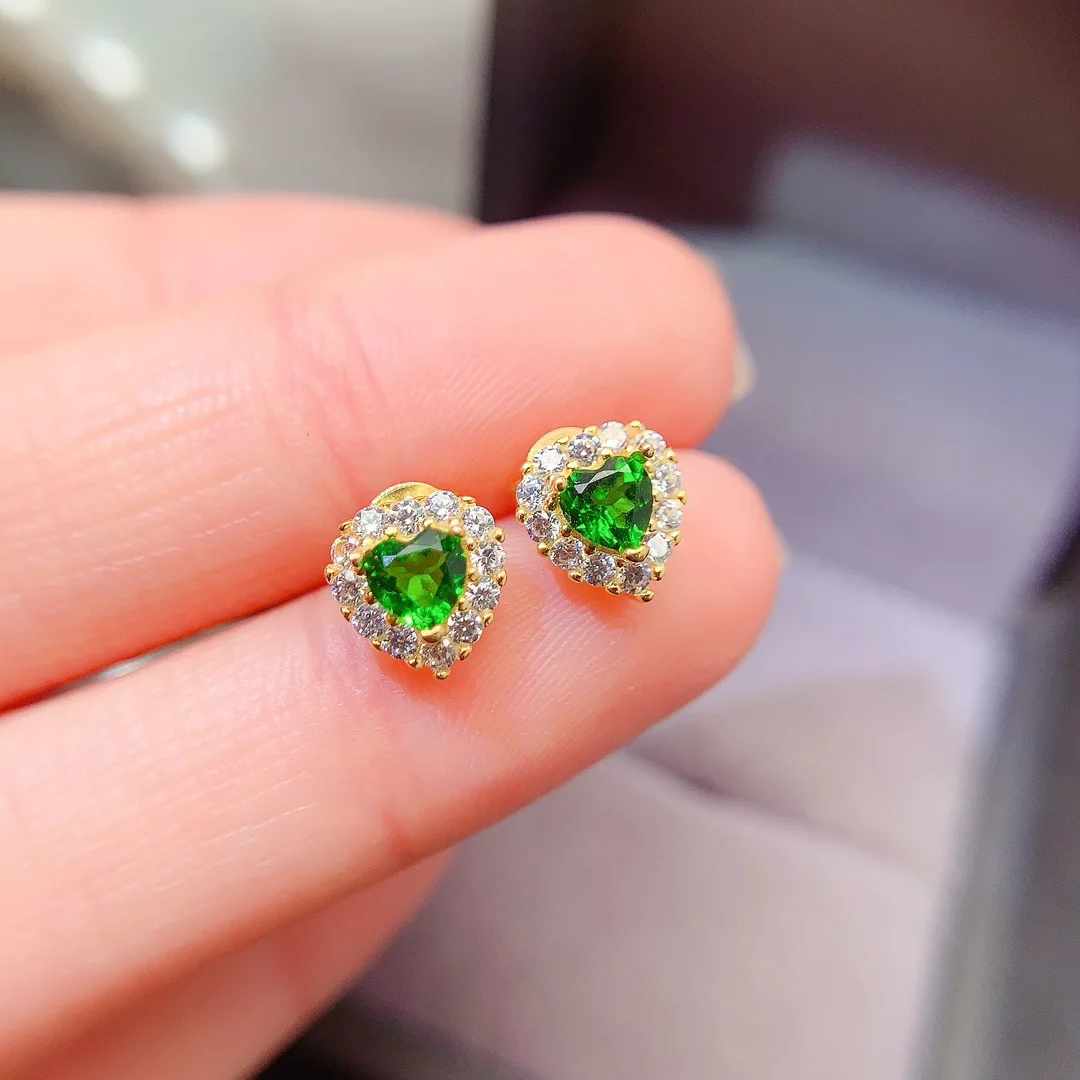 conjunto-de-anillo-y-pendientes-de-plata-natural-s925-con-incrustaciones-de-zafiro-verde-en-forma-de-corazon-joyeria-moderna
