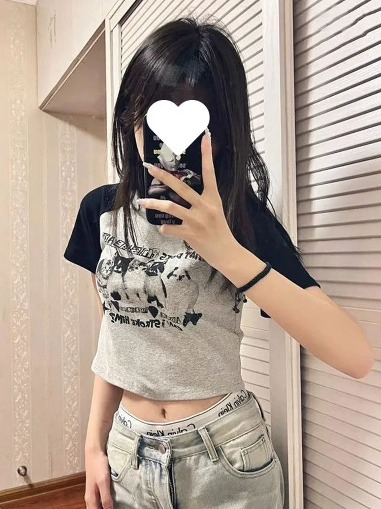 Schouder gesneden kleur T-shirt met korte mouwen, pure wensstijl, pittige korte stijl voor meisjes, slim fit top, nieuwe zomerstijl 2025,