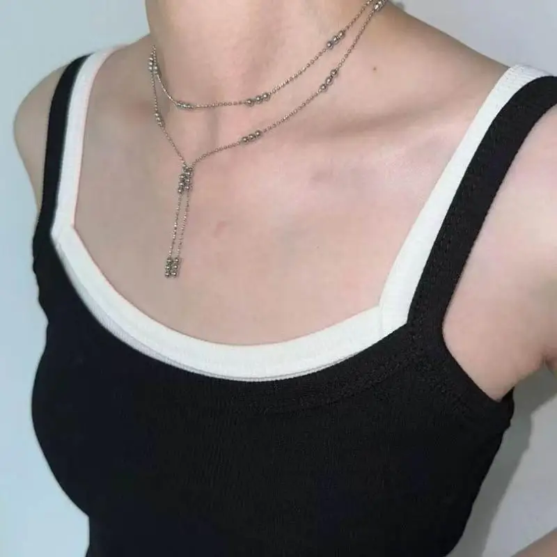 Collana di perline color argento a doppio strato Collana semplice a catena sottile Girocollo Perline rotonde Nappe Catena alla clavicola Gioielli da donna