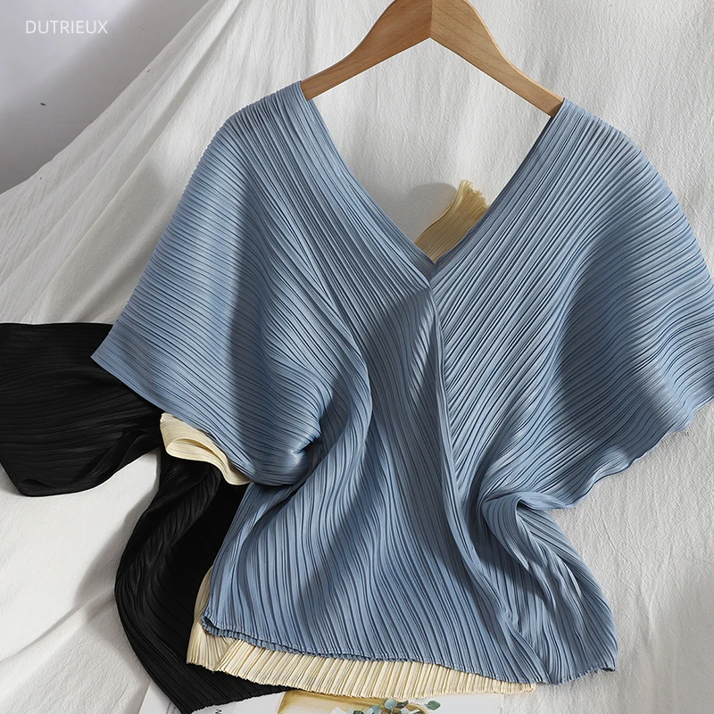 Loose V-neck Minimalist T-shirts Bat Sleeve Pleated Spring Summer New Korean Solid Fashion Short Top Casual Blouse Shirts