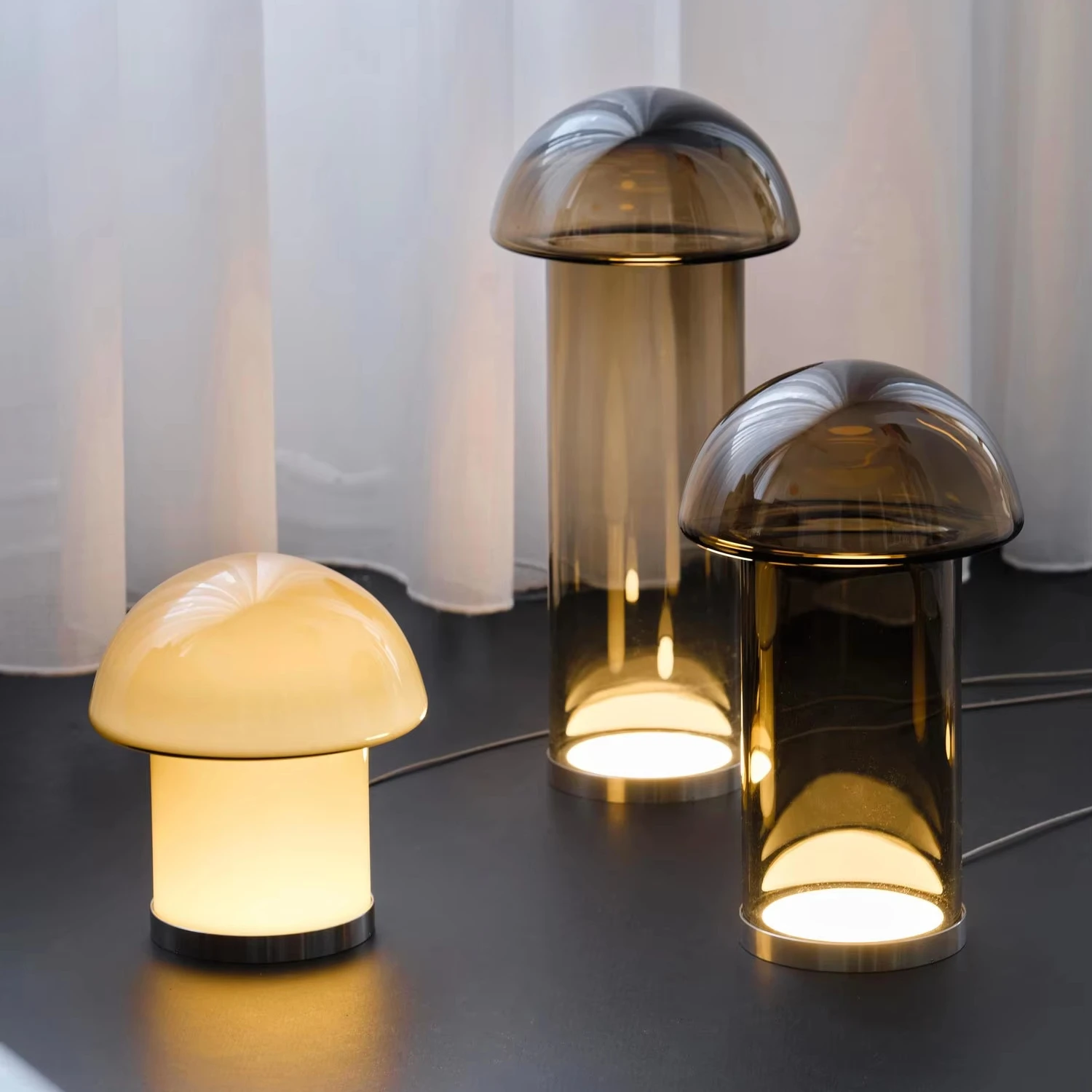 Vintage Light Luxury Glass Table Lamp Bedroom Bedside Postmodern Mushroom Table Lamps