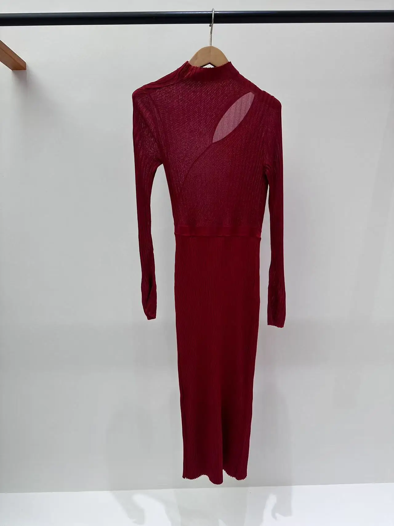 Elegante abito in maglia traforata con ritagli sulle spalle, bordeaux, elegante e sexy, elastico, vestibilità slim, maniche lunghe, abito da donna