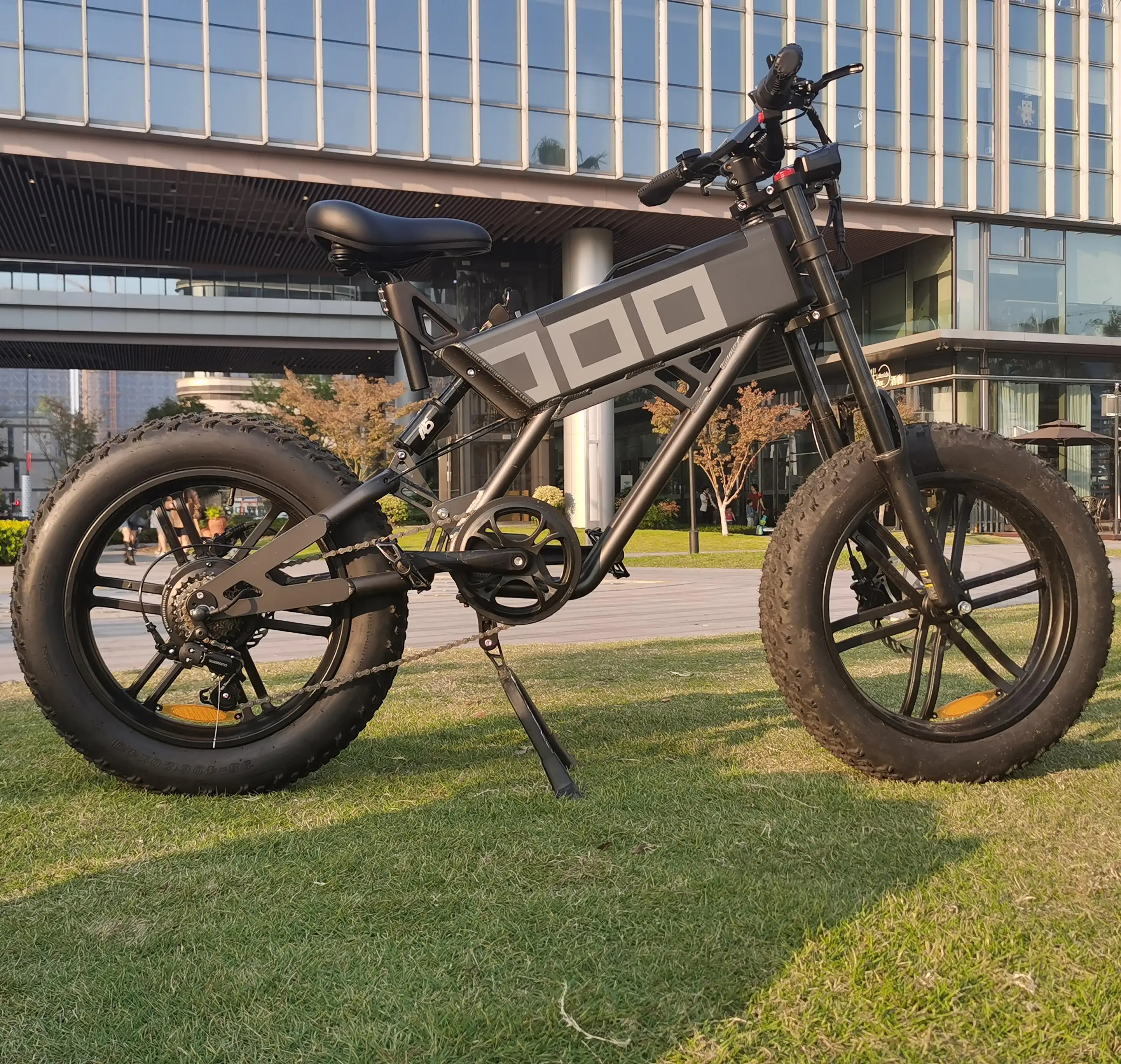 STLF موضة بالجملة الوافدين الجدد 2025 دراجة كهربائية للبالغين V8 V20 H9 750 واط 10000 واط 48 فولت E الدراجة الدهون الإطارات 1000 واط Ebike Cen