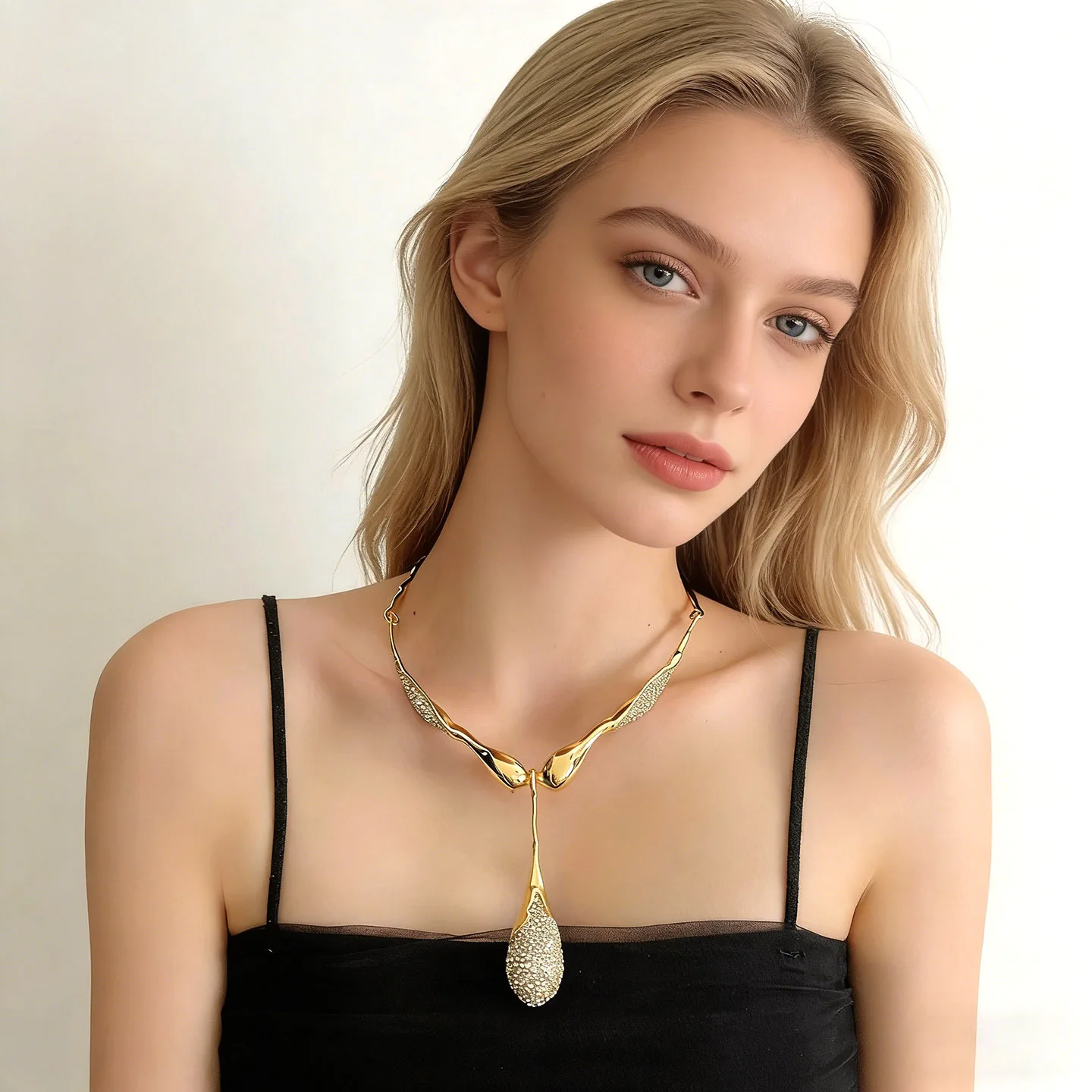 Fashionable Metal Irregularly Spliced Rhinestone Water Drop Pendant Collar Stylish Trendy Necklace Women Jewelry Accessories