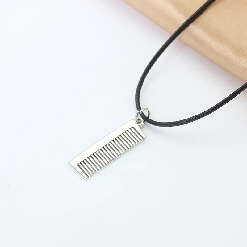 New Vintage Hairdresser Tools Comb Pendant Necklace for Women Simple Silver Color Clavicle Black PU Leather Jewelry Gift