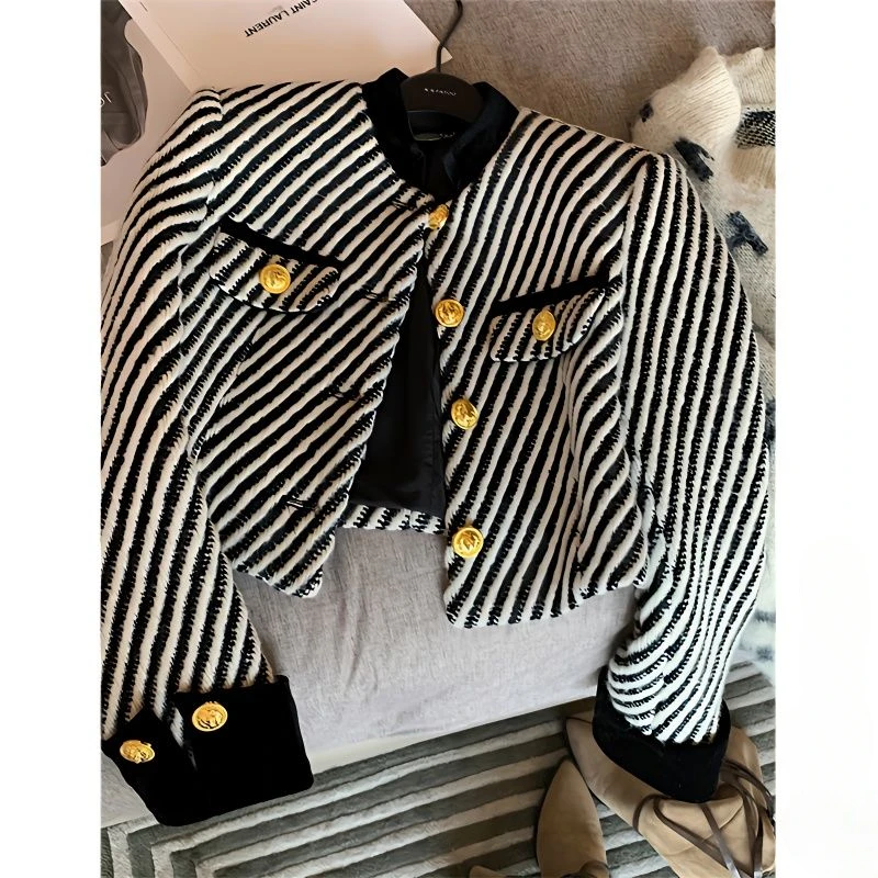 

2023 Autumn Winter O-neck Plaid Women Clothing Elegant Loose Long Sleeve Fashion Button Coats New Korean Streetwear Top E09