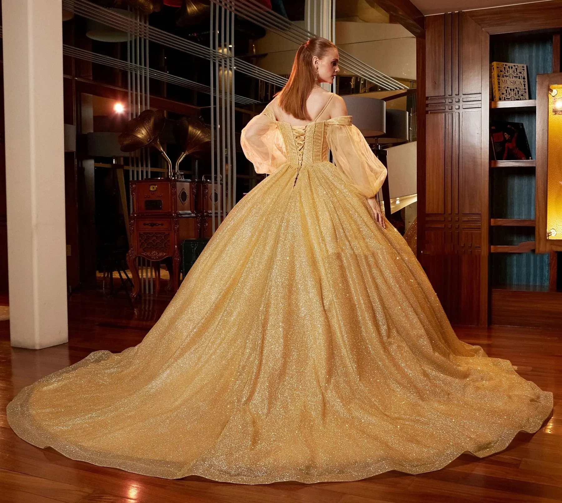 Gold Charro Quinceanera Dresses Ball Gown Spaghetti Straps Sequins Sparkle Mexican Sweet 16 Dresses 15 Anos