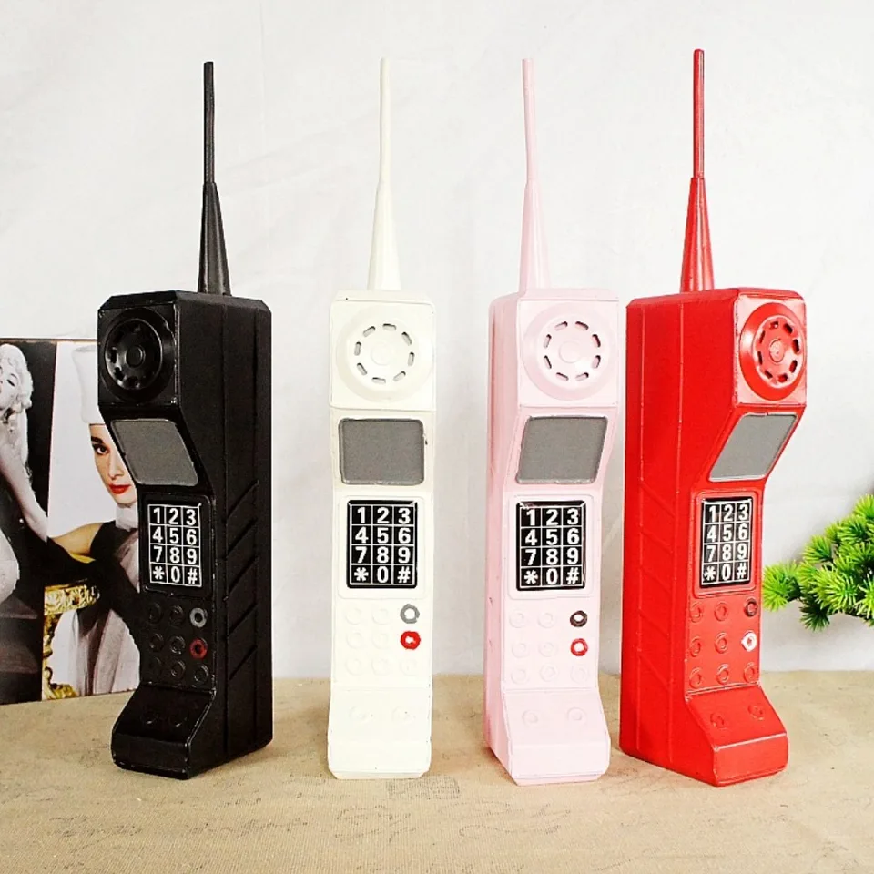 Ornamento Telefono Cellulare In Mattoni Retrò: Modello Vintage In Ferro Per Scenografie E Decorazioni - 3