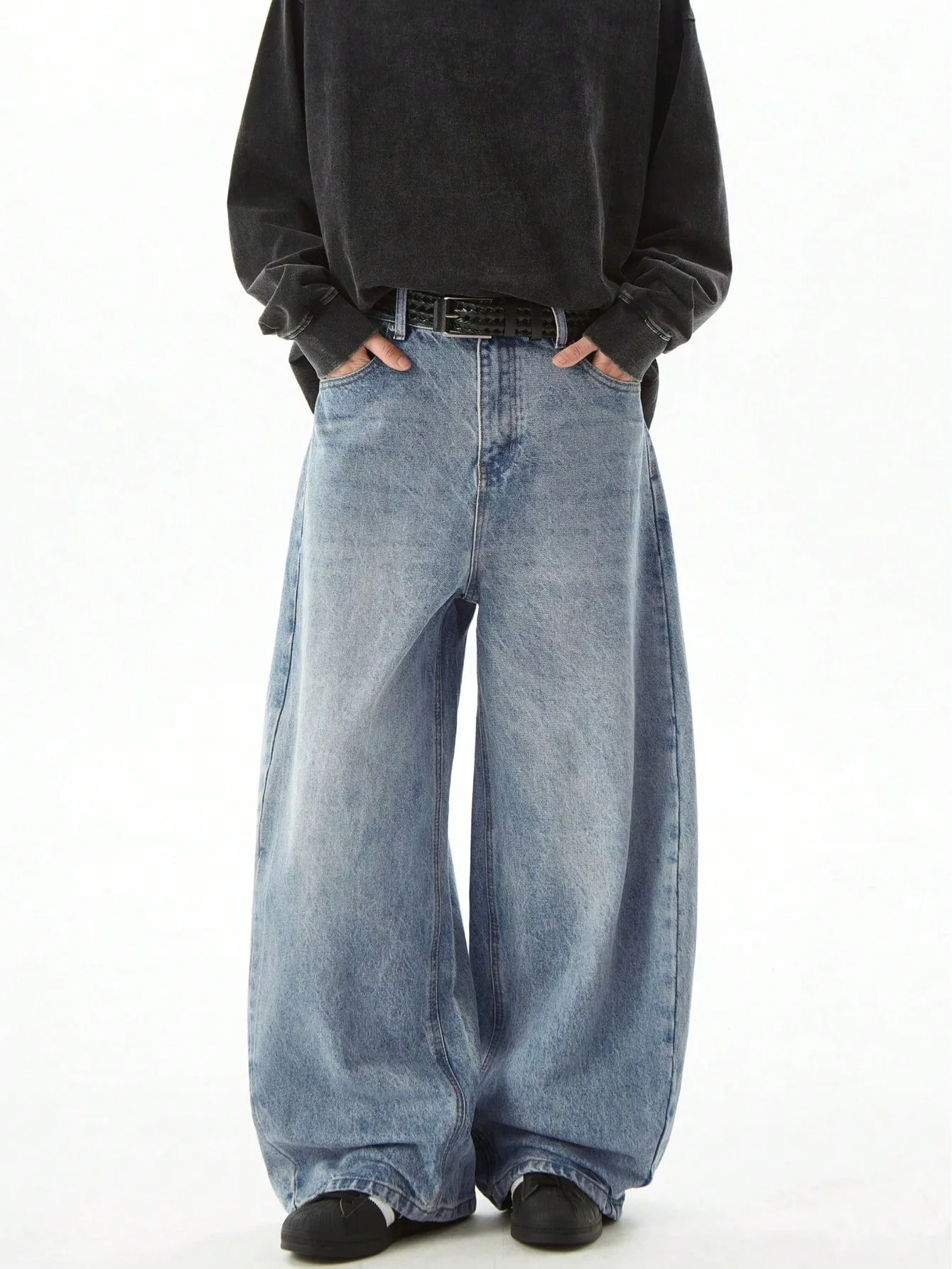 Men's loose straight-leg wide-leg pocket jeans, casual and versatile American street style pants, suitable for everyday wear.