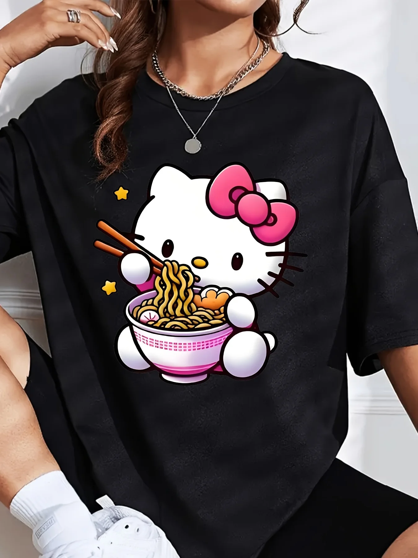 

Miniso Sanrio Hello Kitty Adult Women Men Cartoon T-shirt with Hello Kitty Eating Noodle Pattern Printed Daily Casual Shirt