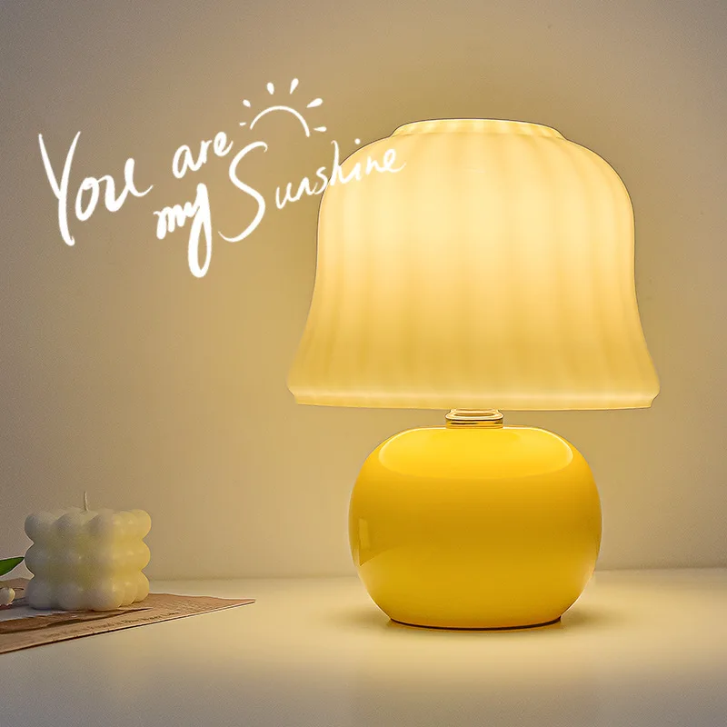 Lampe LED en Verre Crème, Romantique et Chaude, Veilleuse Artistique Minimaliste, Lampe de oral et Créative, Lampe de Bureau Moderne et Rétro, pour Chambre à Coucher