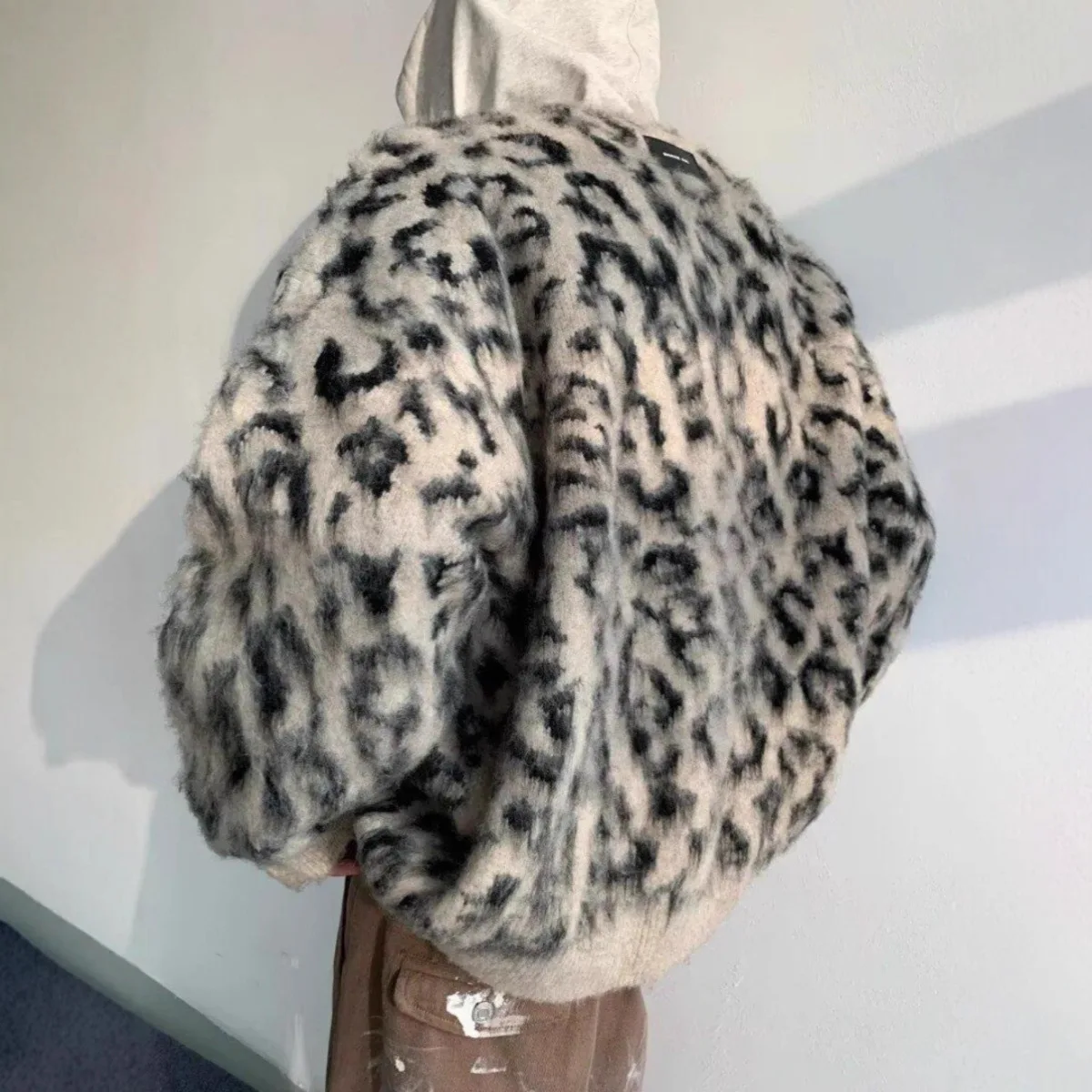 

Autumn Winter New Retro Leopard Print Knitted Sweater Jacket Japan Korea Fashion High Street Loose Round Neck Sweater Coat Y2k