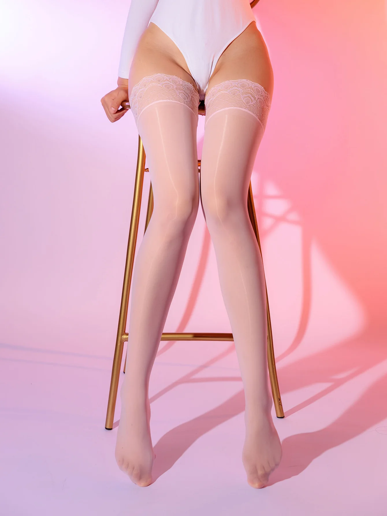 

Чулки для женщин, сексуальные блестящие силиконовые чулки до бедра высокой плотности с кружевом павлина, носки выше колена, носки с конским маслом оптом