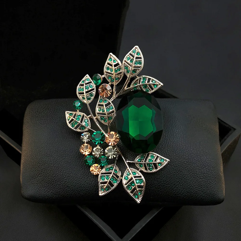 

Fashionable Vintage Olive Leaf Brooch High-end Light Luxury Fashionable Versatile Pin Fashionable Corsage