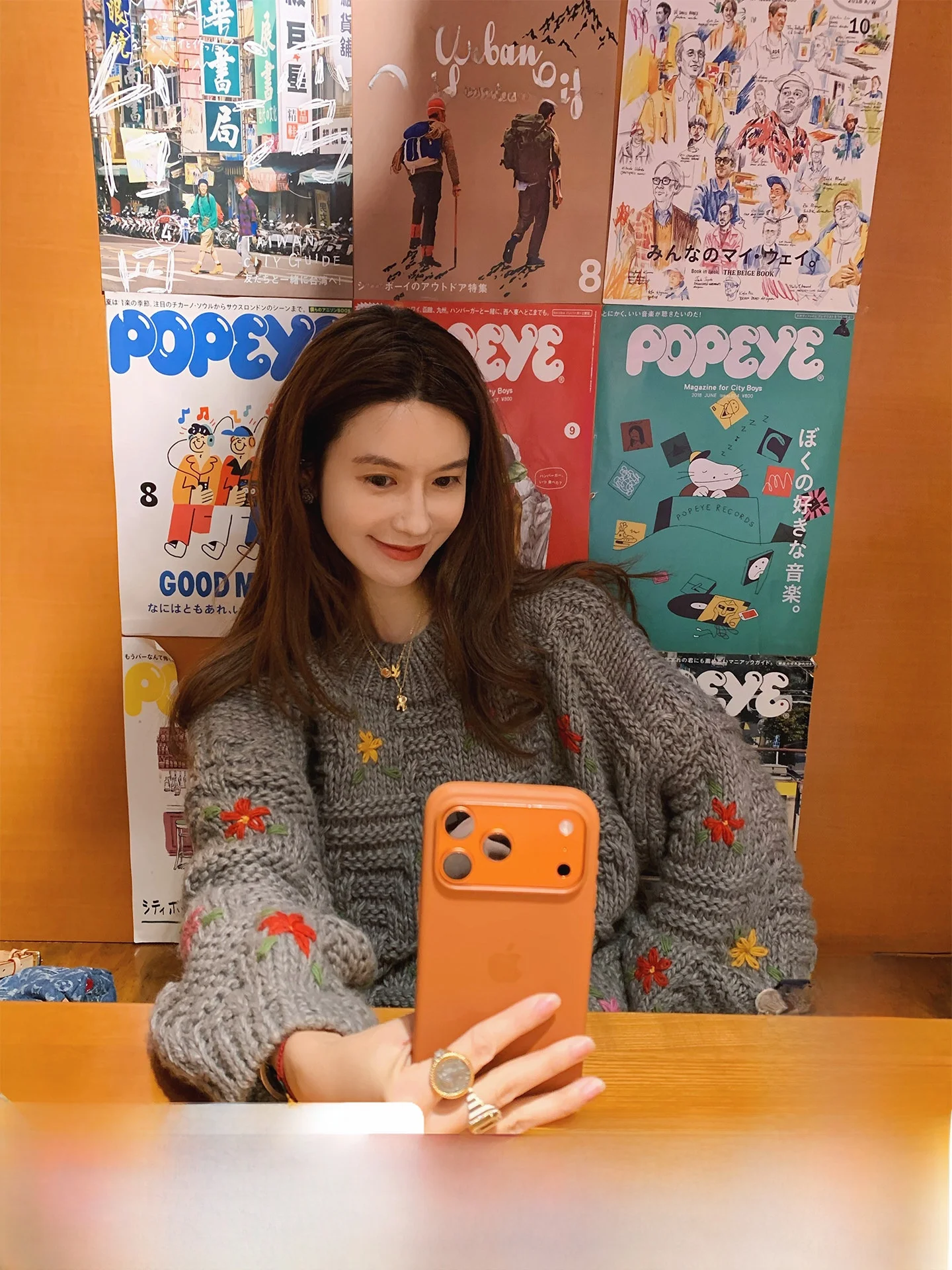 

Handmade Alpaca Wool Camere Sweater Floral Silhouette Dyed in Place Medium Softn Long Sve round Ne Warmth Allure