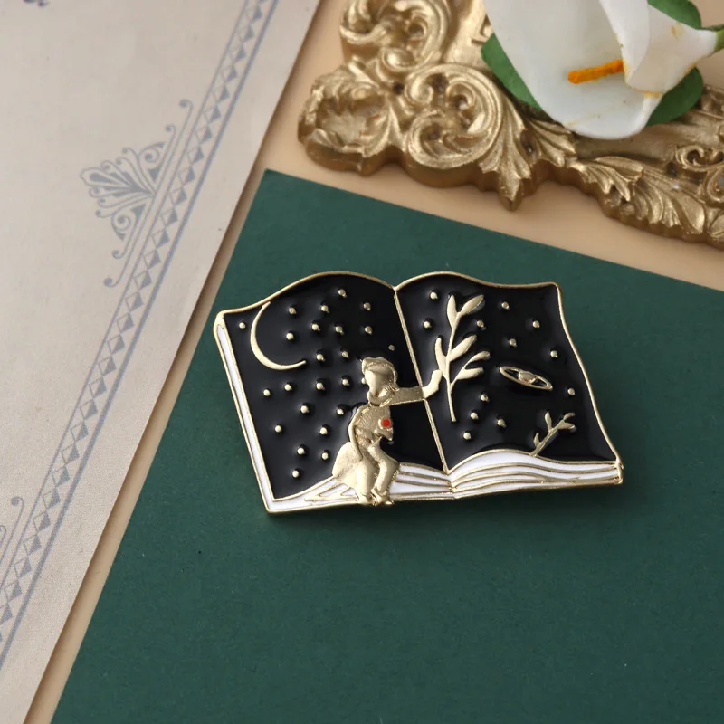Baroque Style Wand Pins Vintage Geometry Frog Book Badges Elegant Sweet Flower Crown Owl Brooch Jewelry Sets for Women Ladies