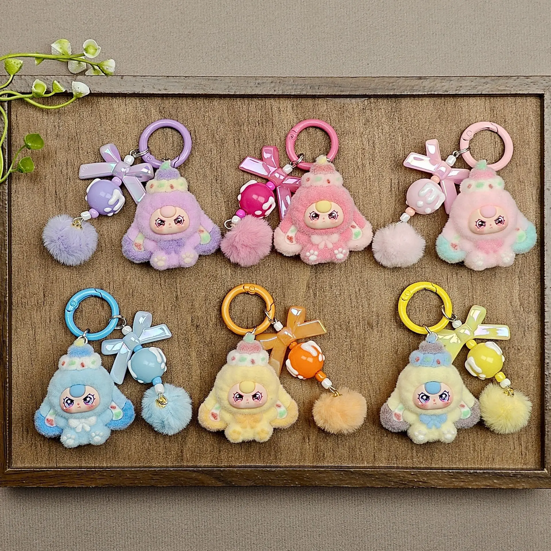 1 Stück Kreativer PVC Niedlicher Großohriger Herz-Plüsch-Schlüsselanhänger für Frauen Stilvoller Cartoon-Taschenanhänger Auto-Schlüsselanhänger Schmuck Geschenke