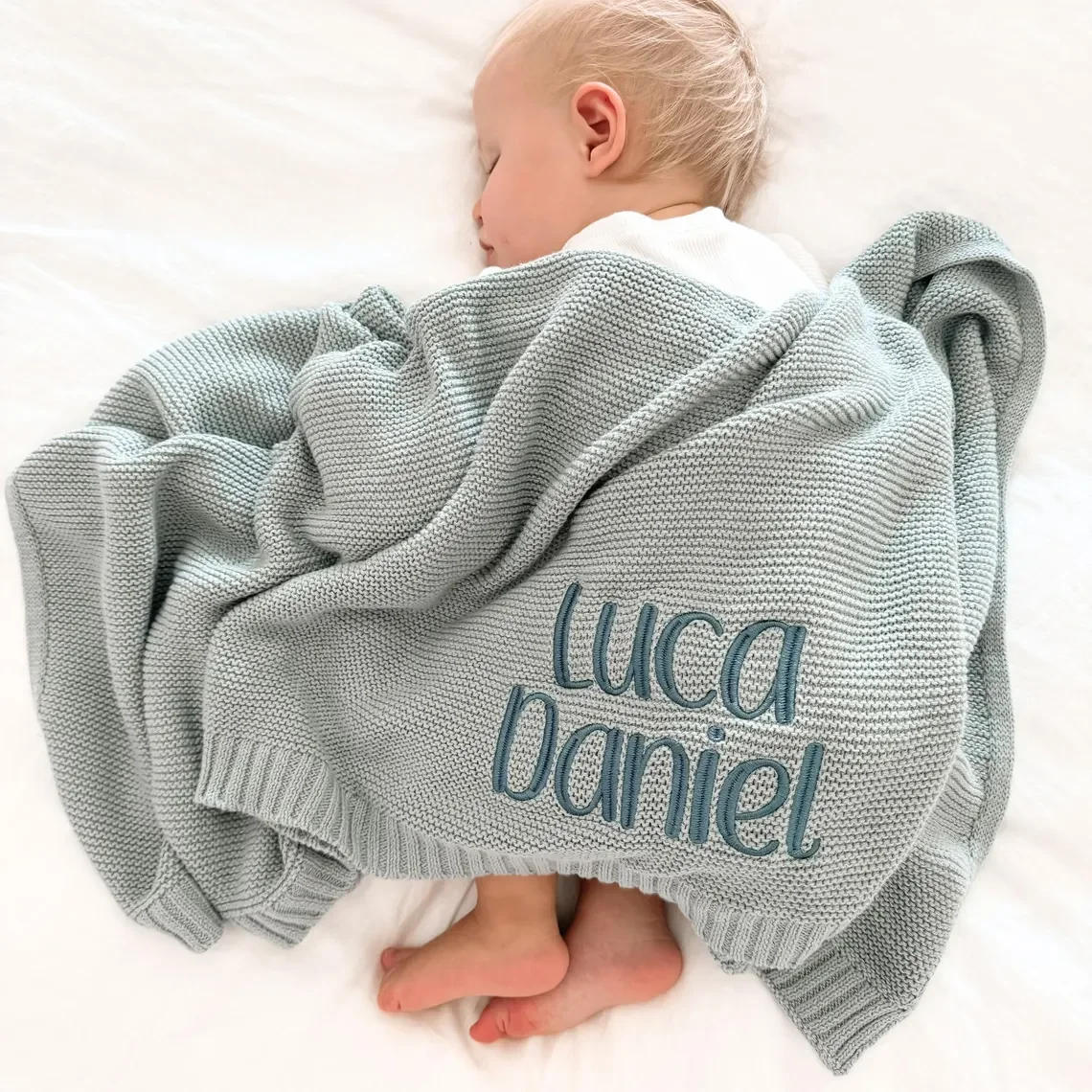 Ricamo Nome personalizzato Passeggino Automobile Neonati Bambini Coperte per pisolino per adulti Fasce Aria condizionata Lavorato a maglia Morbido multiuso