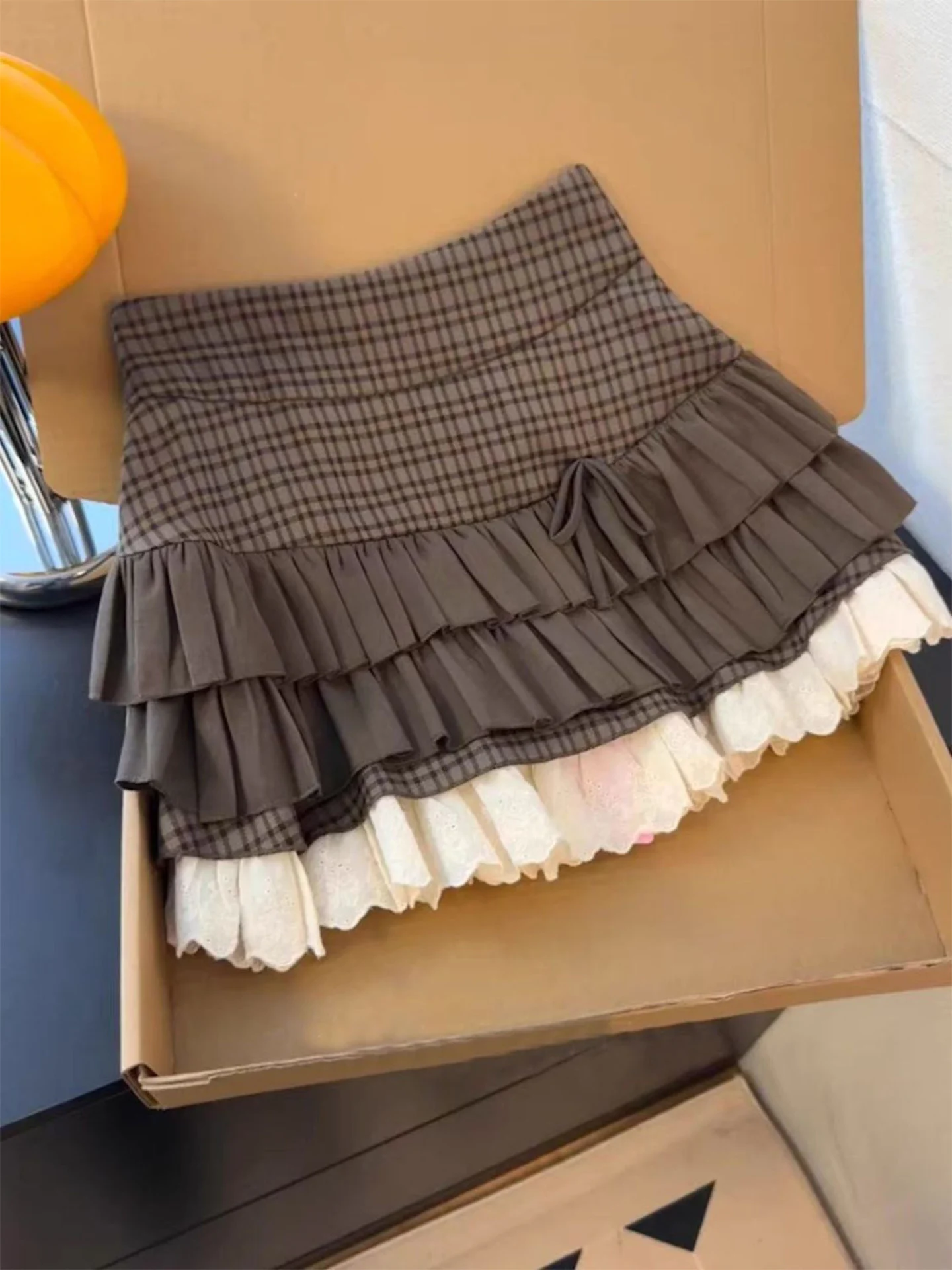Retro  Short Skirt Women's Heavy Embroidery Lace Puffy Skirt High Waist Balaclava Style Spring Autumn Seasonal Skirt