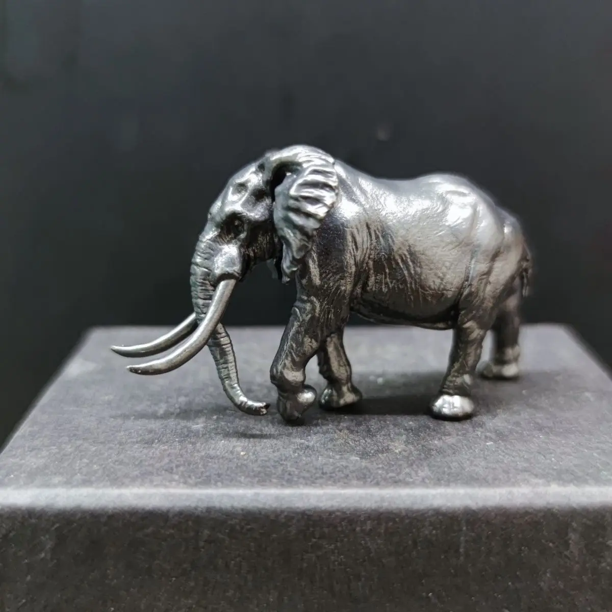 Brass Solid Old Mini Realistic Mammoth Elephant Decoration Crafts Fish Tank Landscape Desktop Decoration