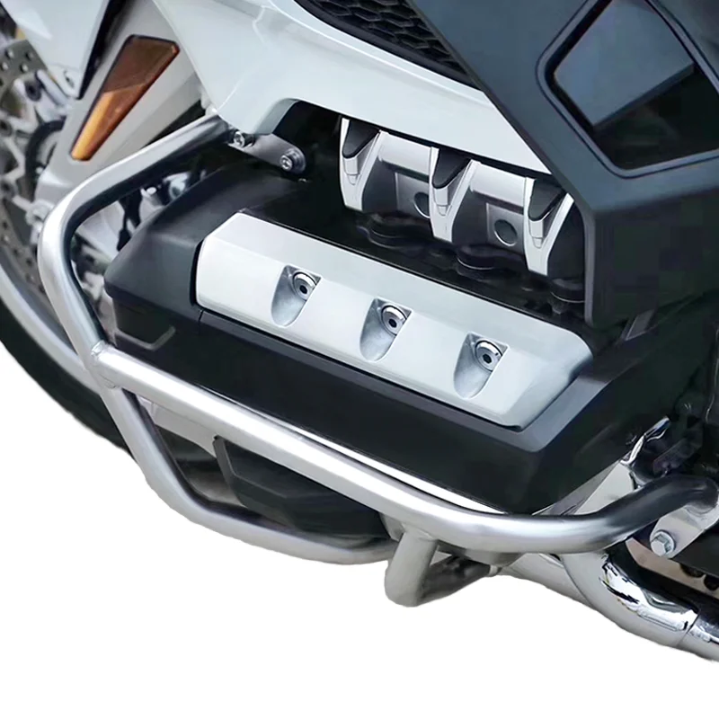 

Suitable for GL1800 Motorcycle Engine Protective Steel Crash Bar New Condition Bumper Guards and Bumpers Accessories