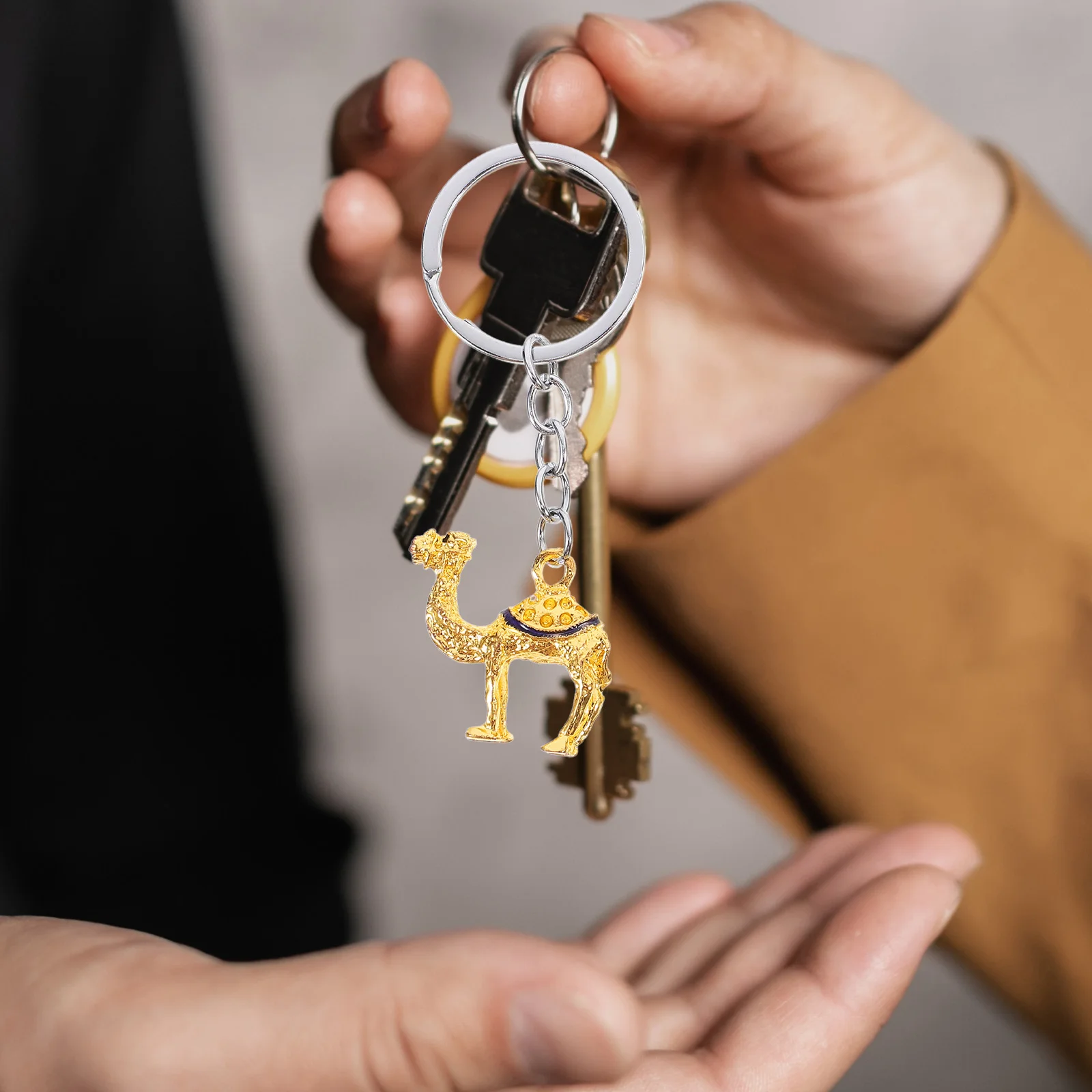 

Stylish Camel Keychain Pendant Charm Lightweight Decorative Car Bag Accessory Ring Ornament for Men Women