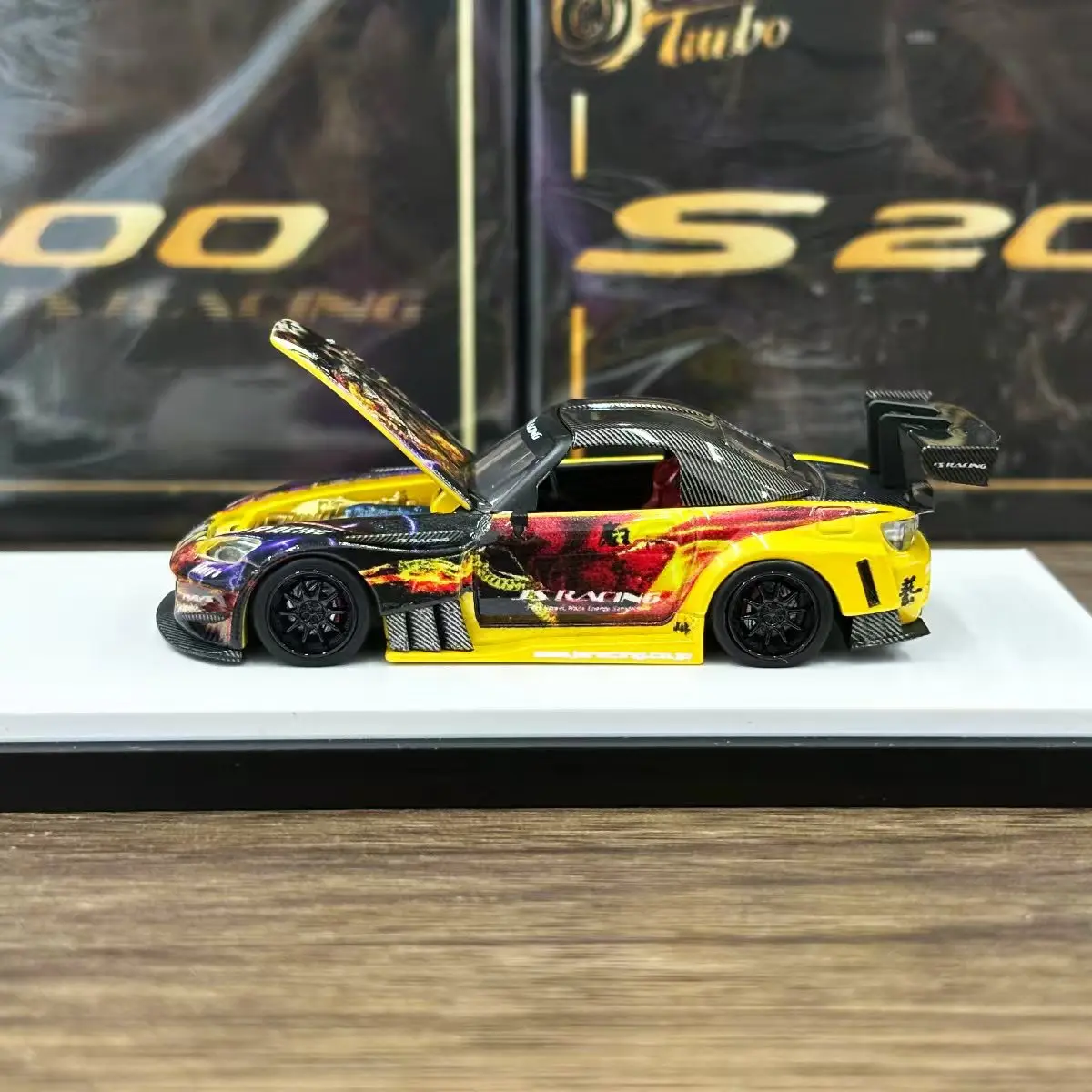 

Акции Micro Turbo 1/64 S2000 JS RACING Demon King Желтый цвет Литая под давлением модель автомобиля в 2025 году