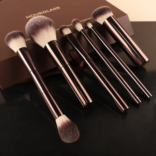 Imagen 2 del producto 7 unids/set pinceles de maquillaje de reloj de arena base en polvo rubor sombra de ojos pliegue brocha de maquillaje corrector con bolsa de cosméticos caja de regalo
