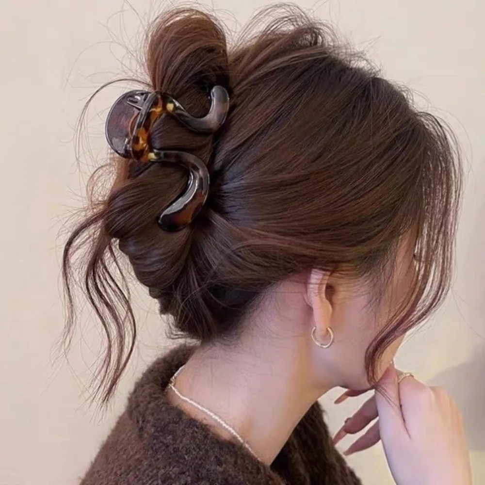 

New Casual Acrylic Hair Claw Large Matte Finish Shark Clip Irregular Shape Lightweight Ponytail Clip Commute