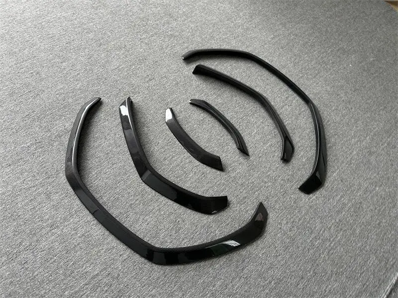 Suitable for  Urus Modified Parts Top Model Carbon Fiber Fender Complete Set of Wheel Arches 2018-2021