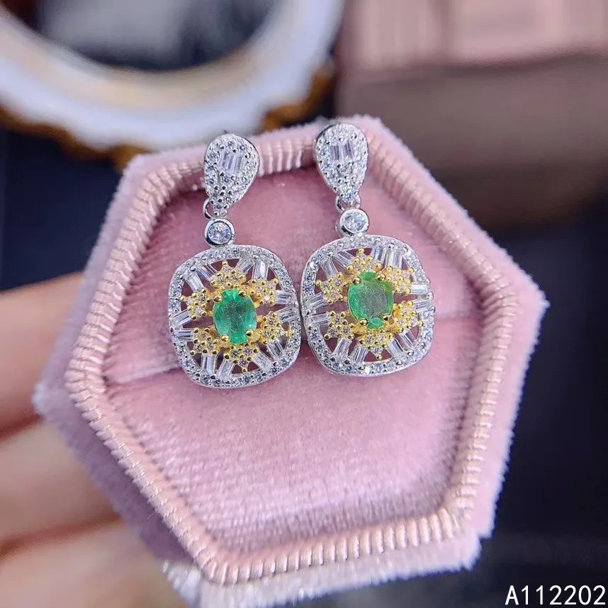 

Женские серьги-гвоздики из серебра 925 пробы с натуральным изумрудом