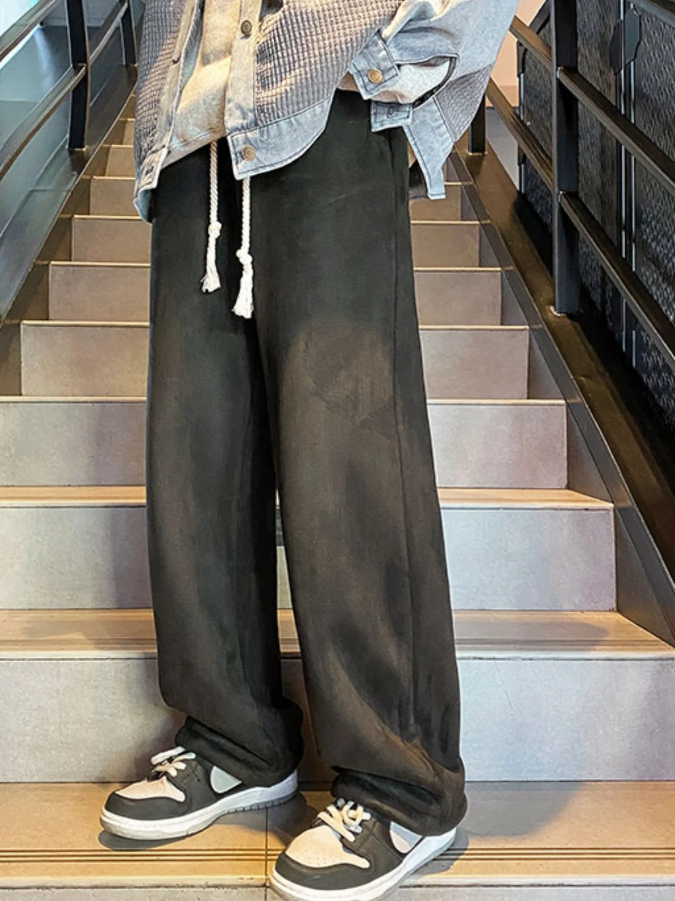 Pantaloni a gamba dritta casual americani in lana di agnello Melard, nuovo stile invernale per donna, ispessito, versatile, caldo, ampio, foderato in pile per studenti, pantaloni di marca pigri e alla moda