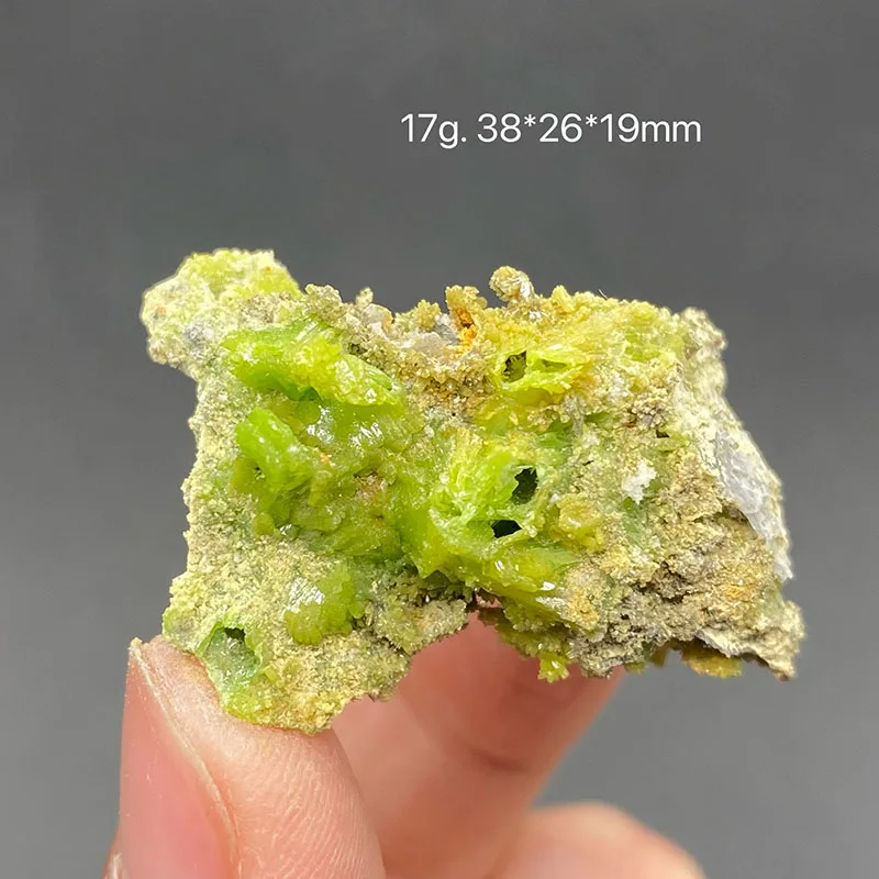 100%  Natural pyromorphite Mineral Specimens Stones and Crystals Healing Crystal