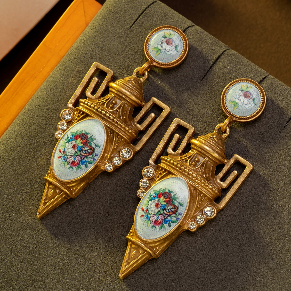 1 Pair of Vintage Bronze Inverted Triangle Trophy Earrings with Blue Floral Elements in a Palace Style, Suitable for Women's Daily Wear, Gifts, and Dance Party Accessories