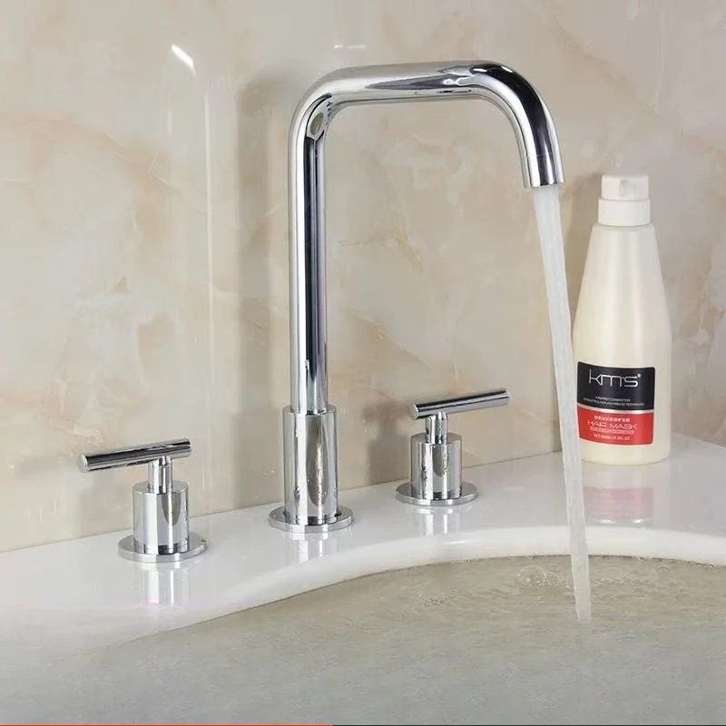 Brass faucet one-in one-out switch, suitable for 3-hole basin faucet, household bathroom cold and hot split type G1/2 Interface
