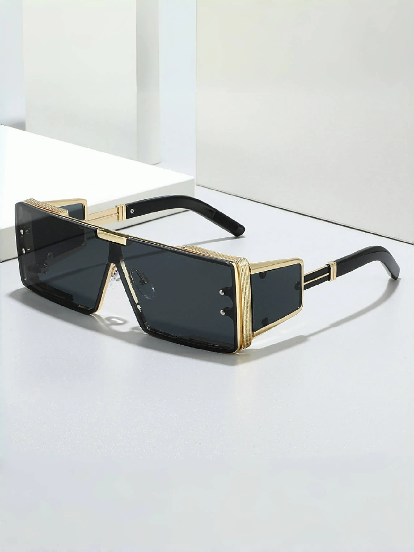 Neue Mode-Sonnenbrille für Herren, zukünftige Technologie, fortschrittliche Metall-Quadrat-Punk-Wind-Sonnenbrille mit Persönlichkeit, Outdoor-Straßenschießen