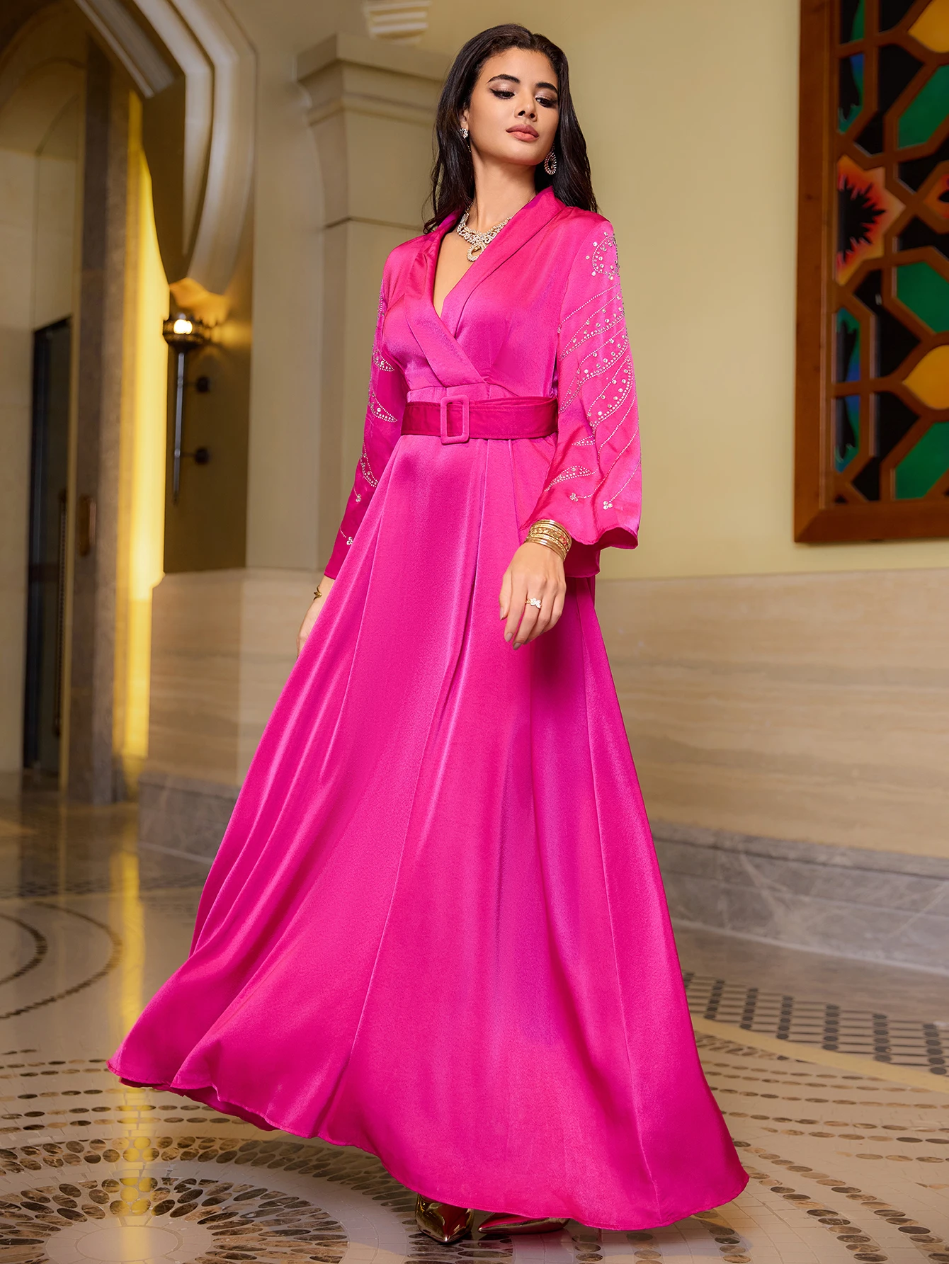 Elegancka moda Dubaj Maxi Dress V-neck Long Sleeve Arabian Robe Long Dress Summer Long Skirt Woman Waist Belt Dress Rhinestone