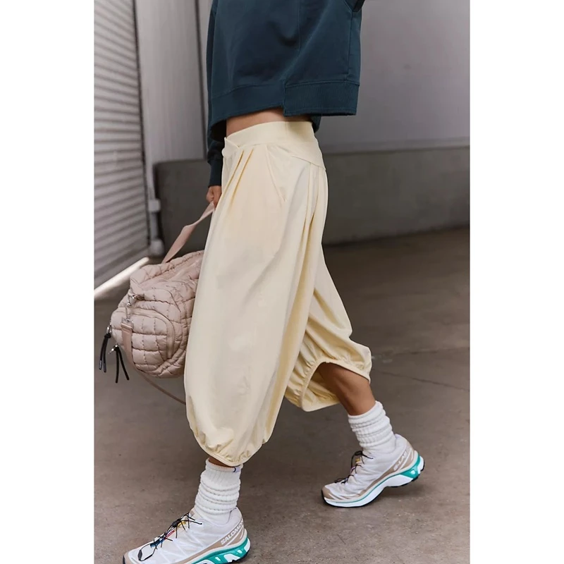Women's Loose Fit Capri Pants Casual High Waisted Back Zipper Pants Elastic Cuffs Bloomers Cropped Trousers with Side Pockets