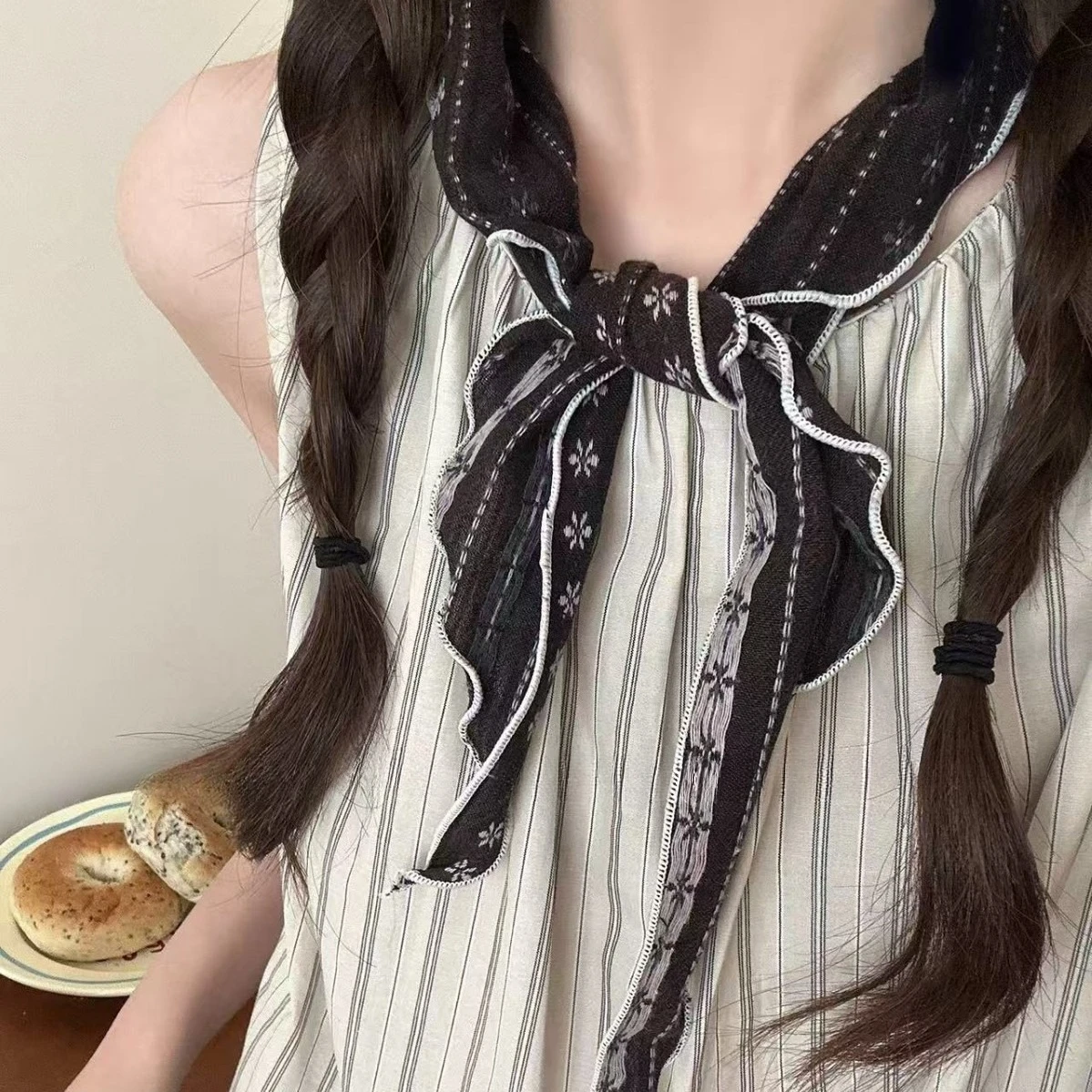 Artistic Black-and-White Striped Silk Scarf Women's Niche Luxury Versatile Neck Scarf Atmospheric Accessory