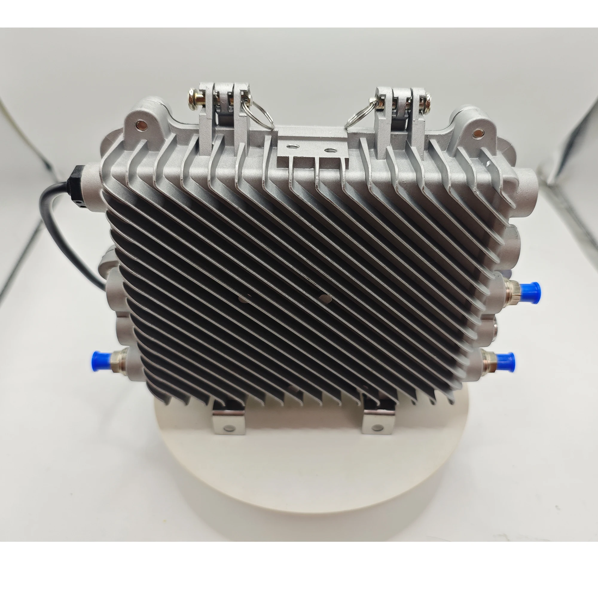 Bidirectional Amplifier 38db cable TV RF signal amplifier indoor type 45-860MHz 1 in 2 out, adjustable output Catv  amplifier