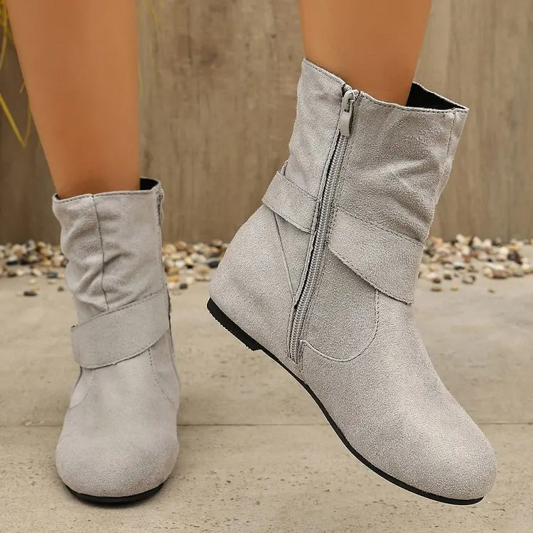 Damen-Stiefeletten mit runder Zehenpartie, verstellbarem Schnallenriemen, seitlichem Reißverschluss, flacher, rutschfester Sohle, lässiges Alltagsschuhwerk für Herbst und Winter – Detail 10