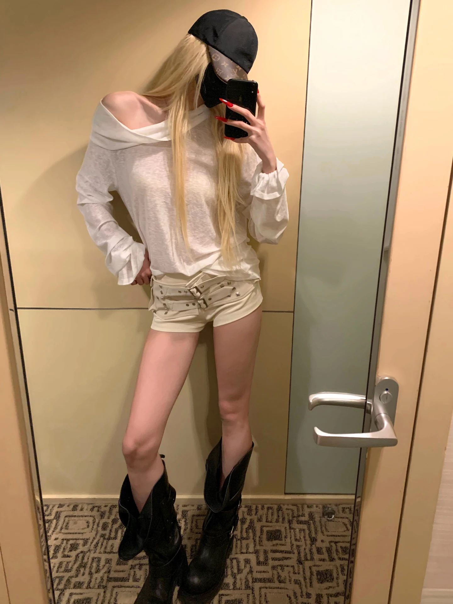 

Шорты с низкой талией в стиле панк, с декоративными заклепками, из полиэстера, на молнии, прямого кроя, для дерзких девушек