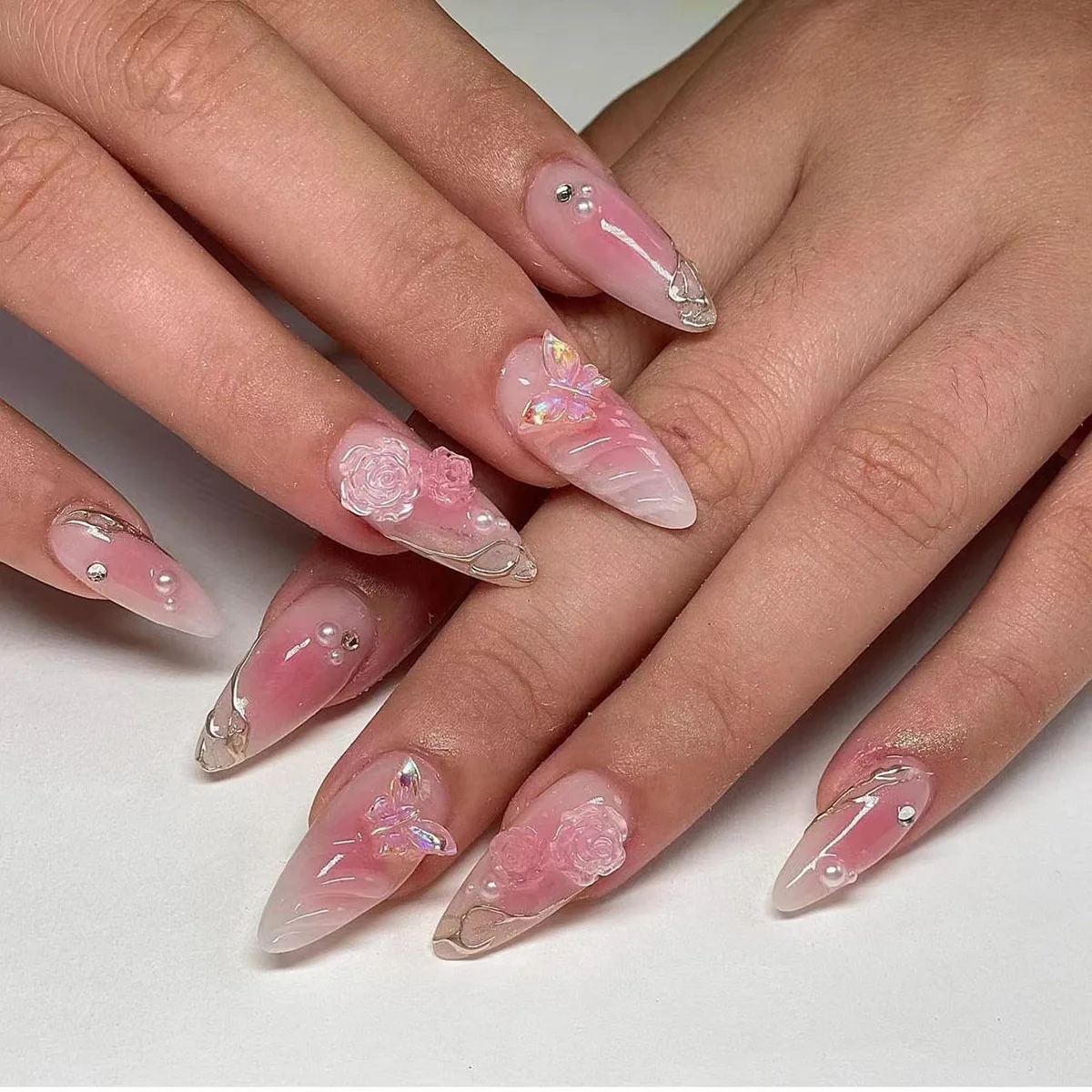 Prego de flor rosa falsa para mulheres, wearable y2k, decoração 3d wave, patch, amêndoa doce coreana, unhas de imprensa, 24pcs