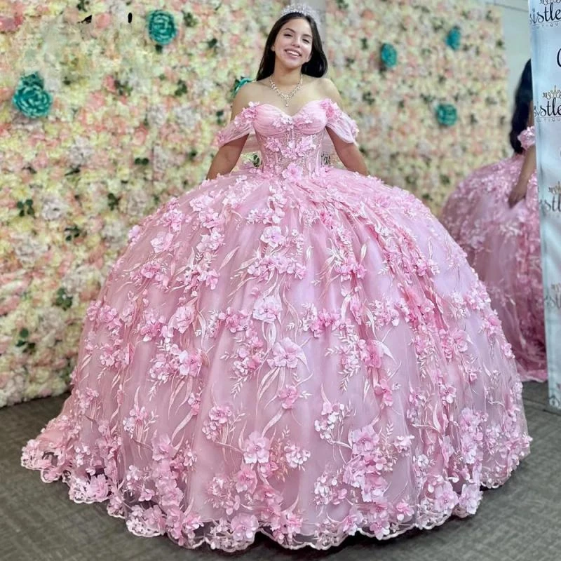 Vestido de Baile Rosa com Aplique Floral e Renda, Fora do Ombro, Aplique, Sweet 15, Años De XV Años