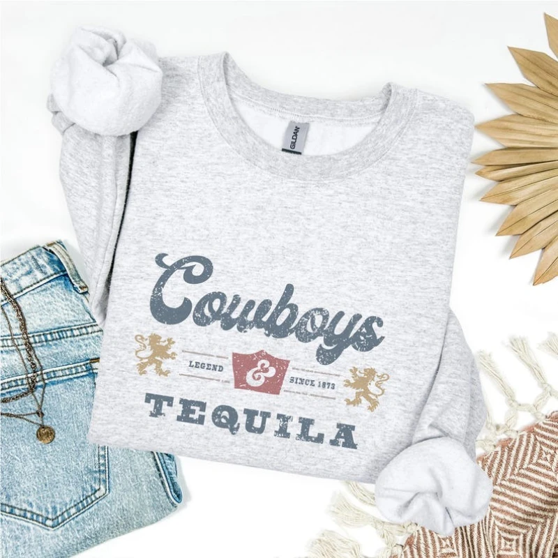 Autumn Winter Vintage Women Cowboys and Tequila Sweatshirt Country Style Crewneck Graphic Pollver for Female Rodeo Apparel Gift