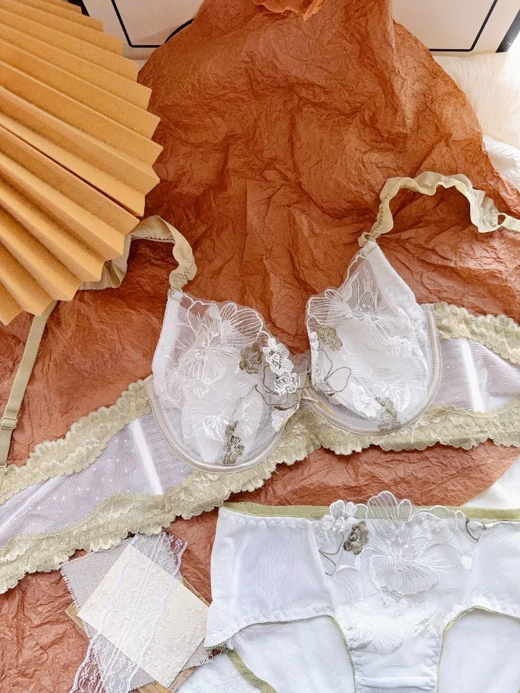 أنيمي المحاصيل الأعلى الصدرية كبيرة التمثال الحد الأدنى رقيقة أرنب الأذن كوب الدانتيل Bralette بحر ضوء دعم مكافحة الترهل الاتحاد AU مجموعة MOYISU AB