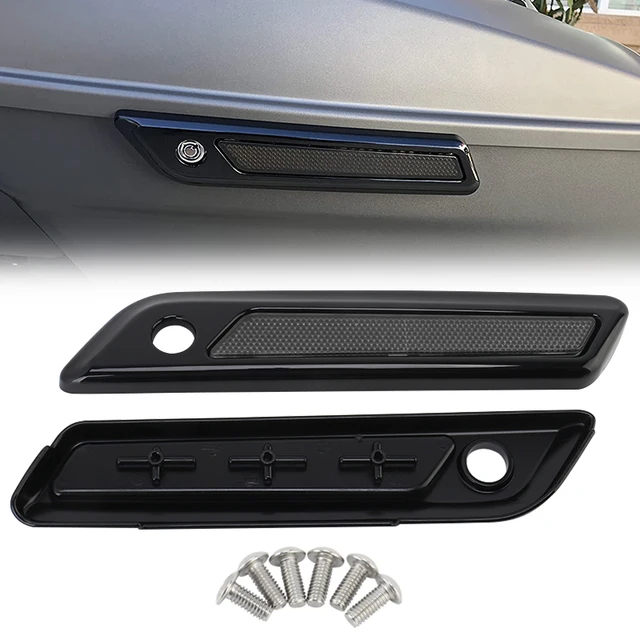 Czarna, twarda sakwa motocyklowa z osłoną zamka i odblaskami w kolorze dymionym do Harley Touring Road King Road Glide Street Glide 14+