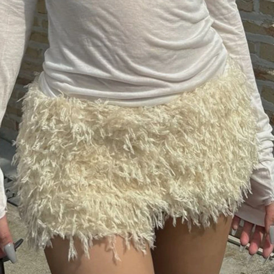 تنورة صغيرة قطيفة لخزانة ملابس شتوية للسيدات لعام 2025 ملابس Y2K تنانير صغيرة أنيقة ومريحة بلون سادة