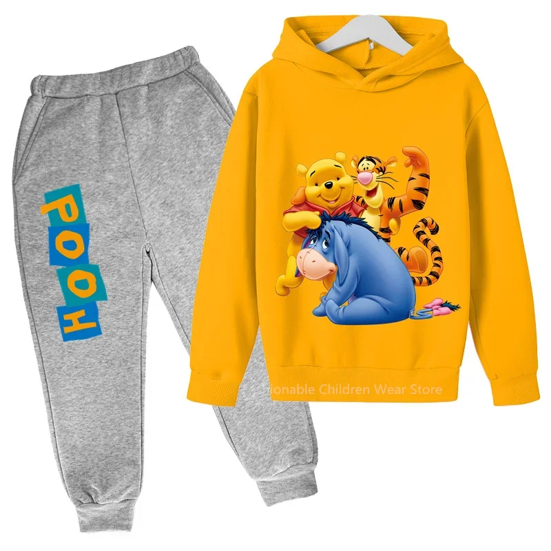 

Disney's Adorable Tigger Print Kids' Hoodie & Pants Combo - Stylish & Functional for Active Boys & Girls' Outdoor Adventures!