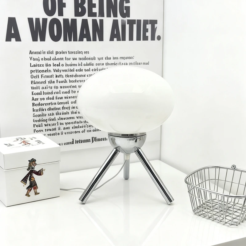 Lampe de bureau de style nordique avec base sur trépied en métal, lampe de lecture d'étude et lampe d'art décorative de chevet